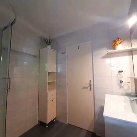 아파트마니 마린카 비스코비치 *