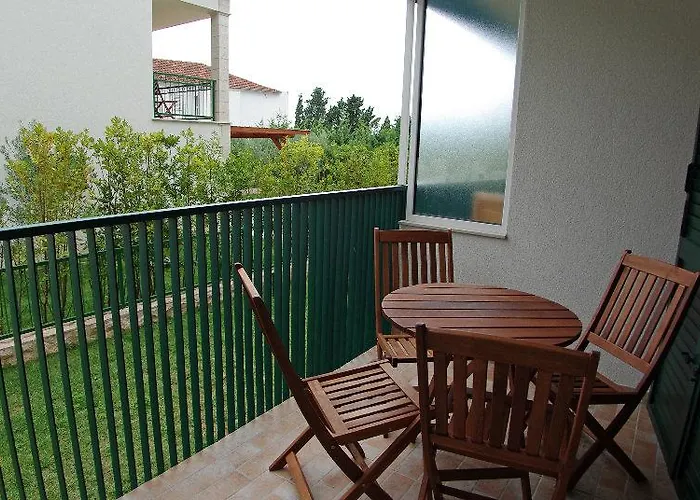 Marinka Viskovic * Hvar Town