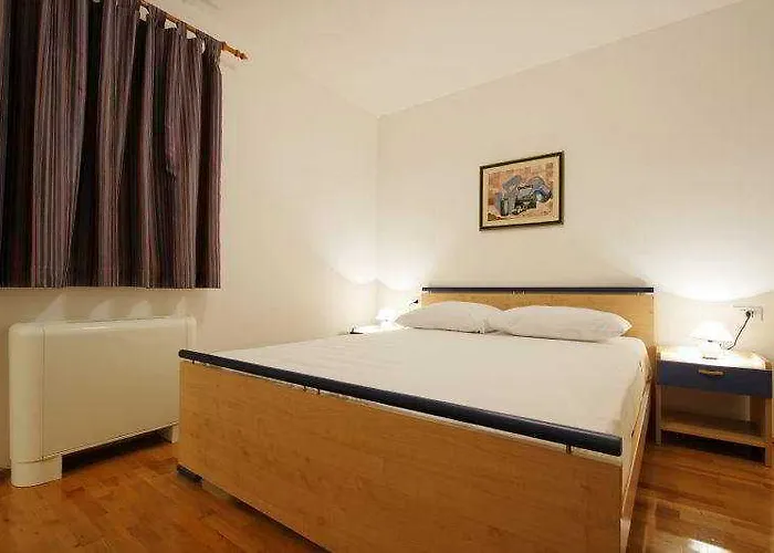 Marinka Viskovic * Hvar Town