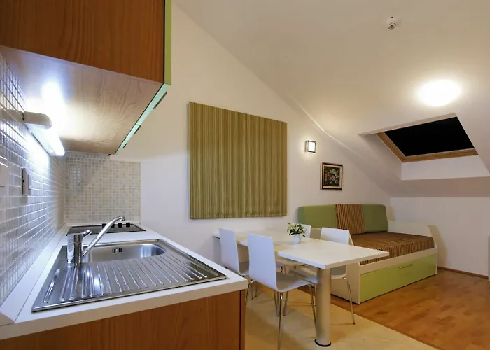 Marinka Viskovic Daire *